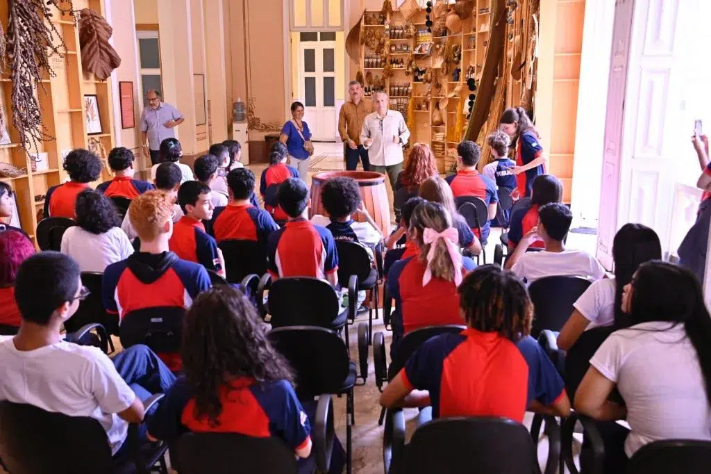 O projeto tem como objetivo aproximar a população do patrimônio artístico e histórico